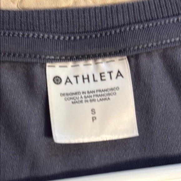 🌹 ATHLETA DARK GRAY SLEEVELESS GATHERED SIDES TOP - Picture 3 of 4